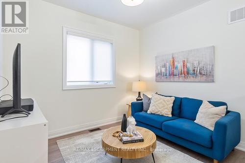 221 Agro Street, Hamilton, ON - Indoor Photo Showing Living Room