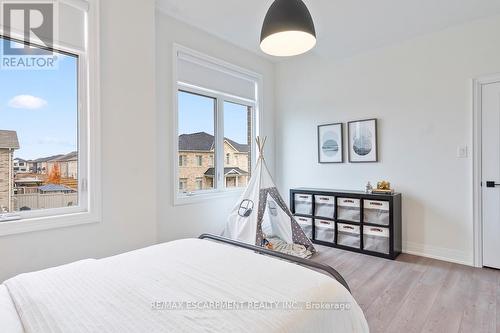 221 Agro Street, Hamilton, ON - Indoor Photo Showing Bedroom