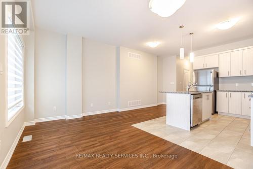 207 Louise Street, Welland, ON - Indoor Photo Showing Kitchen