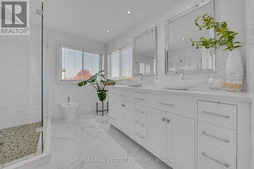 15 Yarrow Court, Kitchener, ON - Indoor Photo Showing Bathroom