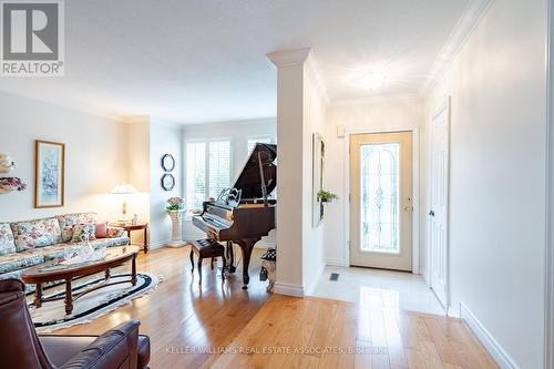 67 Sunvale Place, Hamilton, ON - Indoor Photo Showing Living Room