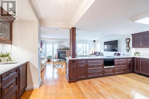 67 Sunvale Place, Hamilton, ON - Indoor Photo Showing Kitchen