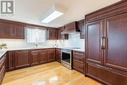 67 Sunvale Place, Hamilton, ON - Indoor Photo Showing Kitchen With Upgraded Kitchen