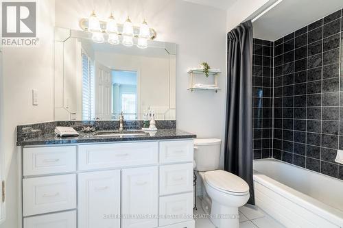 67 Sunvale Place, Hamilton, ON - Indoor Photo Showing Bathroom