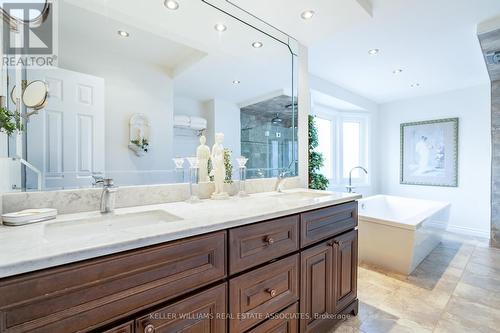 67 Sunvale Place, Hamilton, ON - Indoor Photo Showing Bathroom