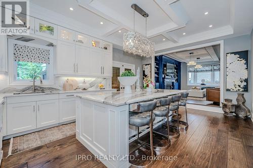 149 Miller Drive, Hamilton, ON - Indoor Photo Showing Kitchen With Upgraded Kitchen