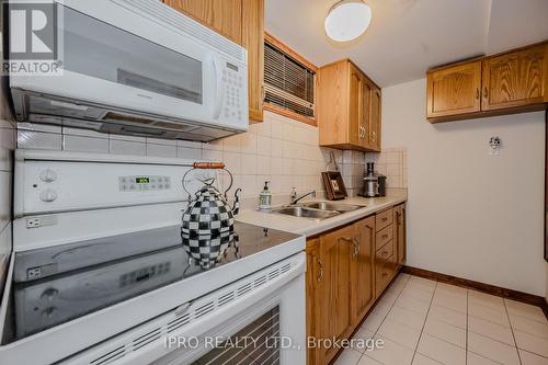 149 Miller Drive, Hamilton, ON - Indoor Photo Showing Kitchen With Double Sink