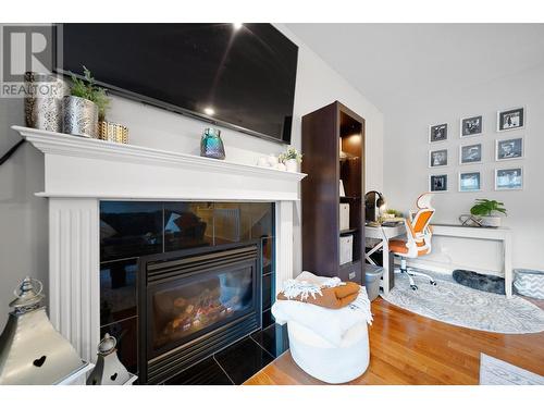 206 O'Connor Road, Kamloops, BC - Indoor Photo Showing Living Room With Fireplace