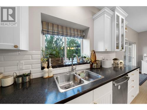 206 O'Connor Road, Kamloops, BC - Indoor Photo Showing Kitchen With Double Sink