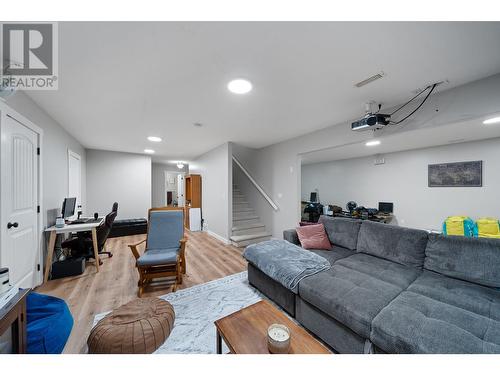 206 O'Connor Road, Kamloops, BC - Indoor Photo Showing Living Room