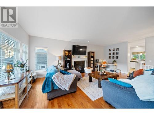 206 O'Connor Road, Kamloops, BC - Indoor Photo Showing Living Room With Fireplace