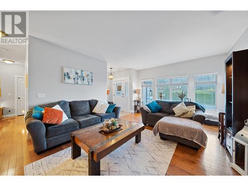 206 O'Connor Road, Kamloops, BC - Indoor Photo Showing Living Room