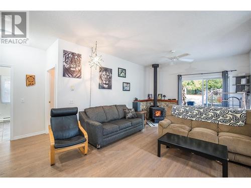 1428 Nighthawk Drive, Castlegar, BC - Indoor Photo Showing Living Room With Fireplace