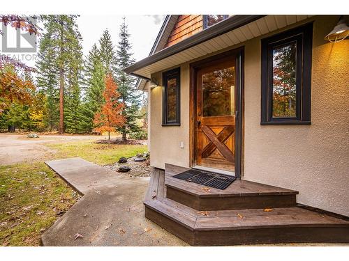 1428 Nighthawk Drive, Castlegar, BC - Outdoor With Exterior