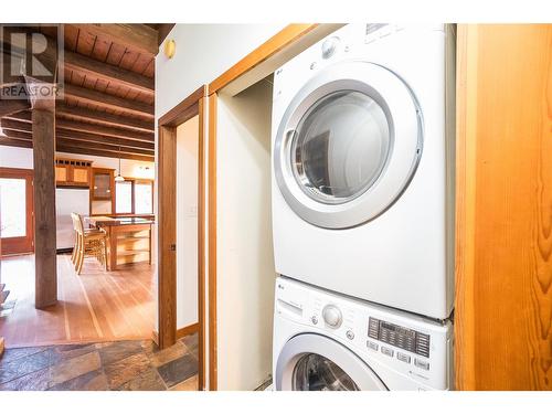 1428 Nighthawk Drive, Castlegar, BC - Indoor Photo Showing Laundry Room