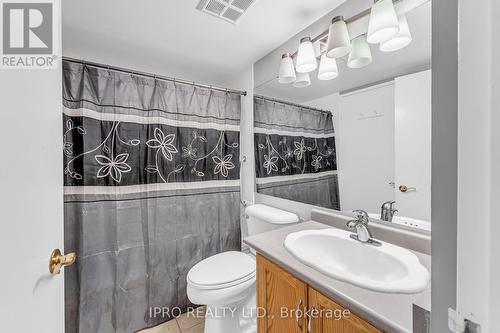 213 - 12 Laurelcrest Street, Brampton, ON - Indoor Photo Showing Bathroom