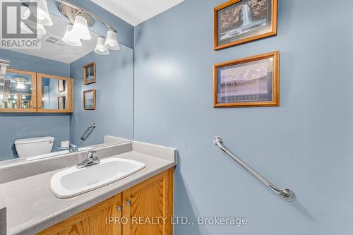 213 - 12 Laurelcrest Street, Brampton, ON - Indoor Photo Showing Bathroom