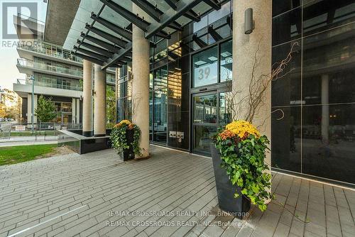 216 - 39 Annie Craig Drive, Toronto, ON - Outdoor