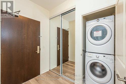 216 - 39 Annie Craig Drive, Toronto, ON - Indoor Photo Showing Laundry Room