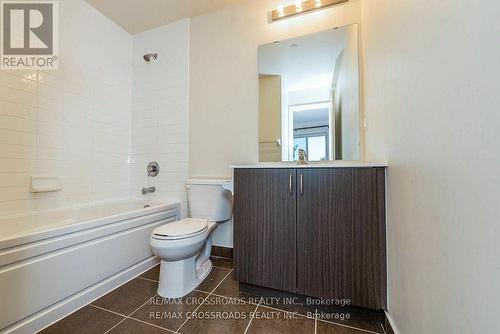 216 - 39 Annie Craig Drive, Toronto, ON - Indoor Photo Showing Bathroom