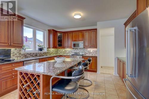 13 Pathlink Gate, Brampton, ON - Indoor Photo Showing Kitchen