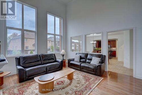 13 Pathlink Gate, Brampton, ON - Indoor Photo Showing Living Room