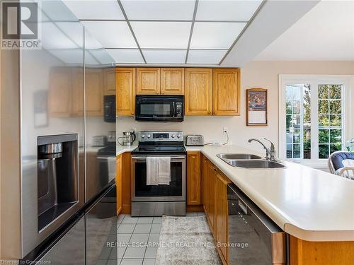 2079 Hunters Wood Drive, Burlington, ON - Indoor Photo Showing Kitchen With Double Sink