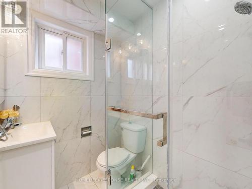 4373 Jenkins Crescent, Mississauga, ON - Indoor Photo Showing Bathroom