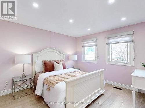 4373 Jenkins Crescent, Mississauga, ON - Indoor Photo Showing Bedroom