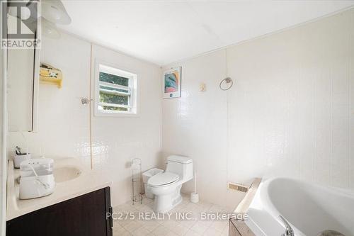 53137 Calton Line, Malahide, ON - Indoor Photo Showing Bathroom