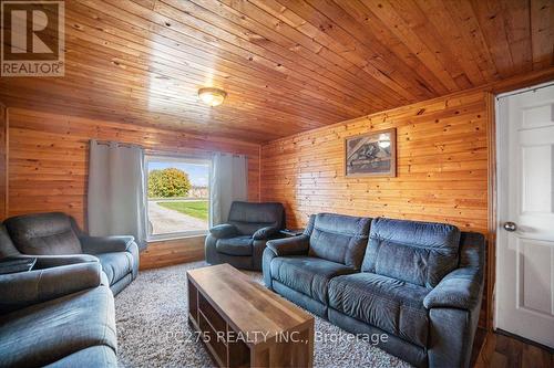 53137 Calton Line, Malahide, ON - Indoor Photo Showing Living Room