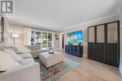 5500 Romanwood Crescent, Burlington, ON - Indoor Photo Showing Living Room