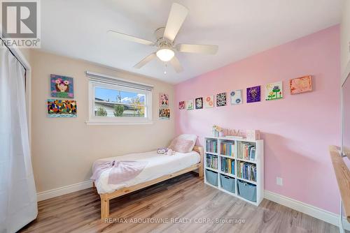 5500 Romanwood Crescent, Burlington, ON - Indoor Photo Showing Bedroom