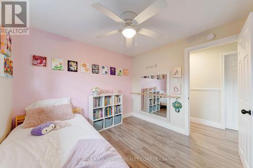 5500 Romanwood Crescent, Burlington, ON - Indoor Photo Showing Bedroom