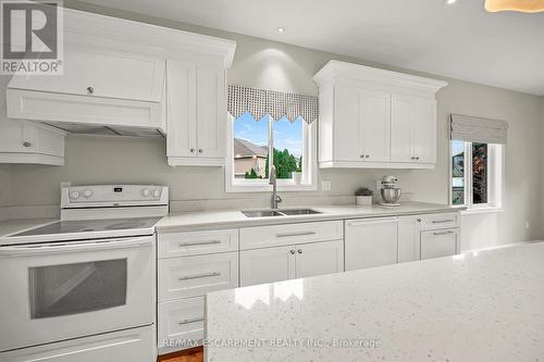 91 Southcreek Court, Hamilton, ON - Indoor Photo Showing Kitchen With Double Sink