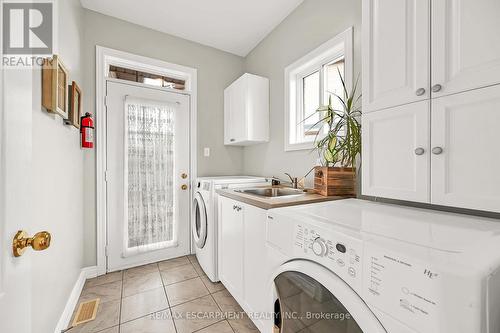 91 Southcreek Court, Hamilton, ON - Indoor Photo Showing Laundry Room