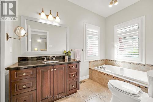 91 Southcreek Court, Hamilton, ON - Indoor Photo Showing Bathroom