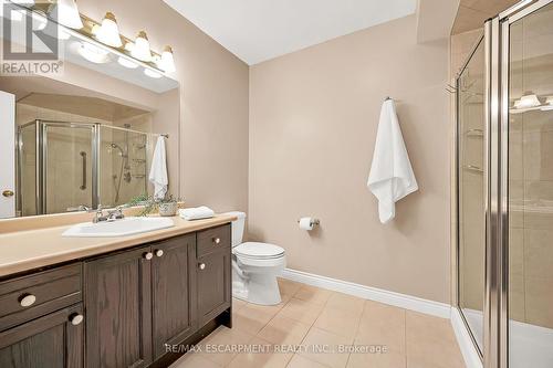 91 Southcreek Court, Hamilton, ON - Indoor Photo Showing Bathroom