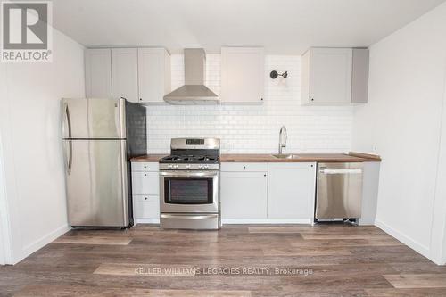 4 - 30 Classic Avenue, Welland, ON - Indoor Photo Showing Kitchen