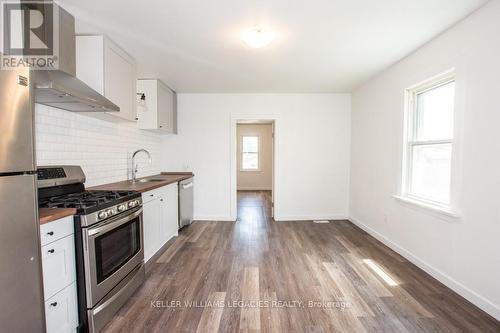 4 - 30 Classic Avenue, Welland, ON - Indoor Photo Showing Kitchen