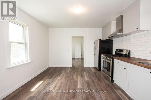 4 - 30 Classic Avenue, Welland, ON - Indoor Photo Showing Kitchen