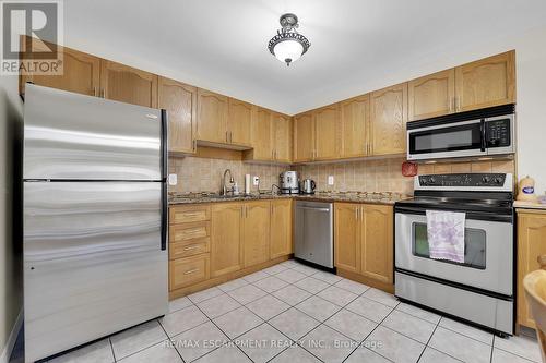 23 Argyle Avenue, Hamilton, ON - Indoor Photo Showing Kitchen