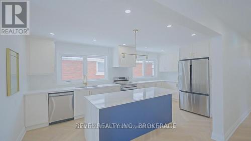 Upper - 33 Callie Road, Hamilton, ON - Indoor Photo Showing Kitchen With Stainless Steel Kitchen With Upgraded Kitchen