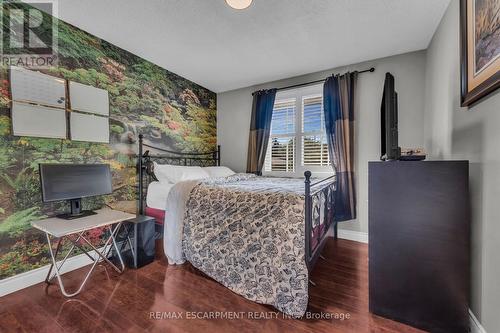 14 Par Place, Hamilton, ON - Indoor Photo Showing Bedroom