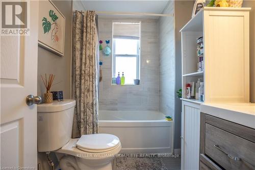 165 Emerald Street N, Hamilton, ON - Indoor Photo Showing Bathroom