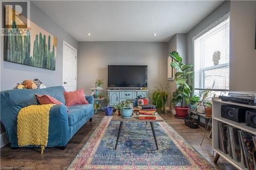 165 Emerald Street N, Hamilton, ON - Indoor Photo Showing Living Room