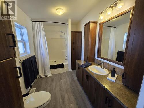 1466 Cody Dale Road, Quesnel, BC - Indoor Photo Showing Bathroom