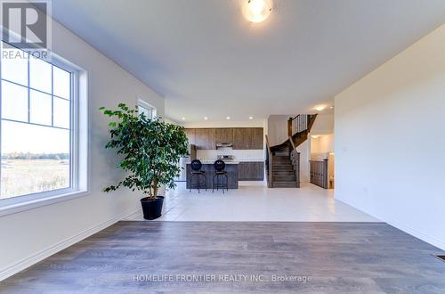 10 Shapira Avenue, Wasaga Beach, ON - Indoor Photo Showing Other Room