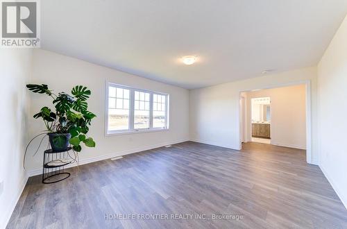 10 Shapira Avenue, Wasaga Beach, ON - Indoor Photo Showing Other Room