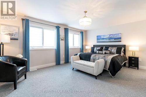 135 Ritchie Crescent, Springwater, ON - Indoor Photo Showing Bedroom